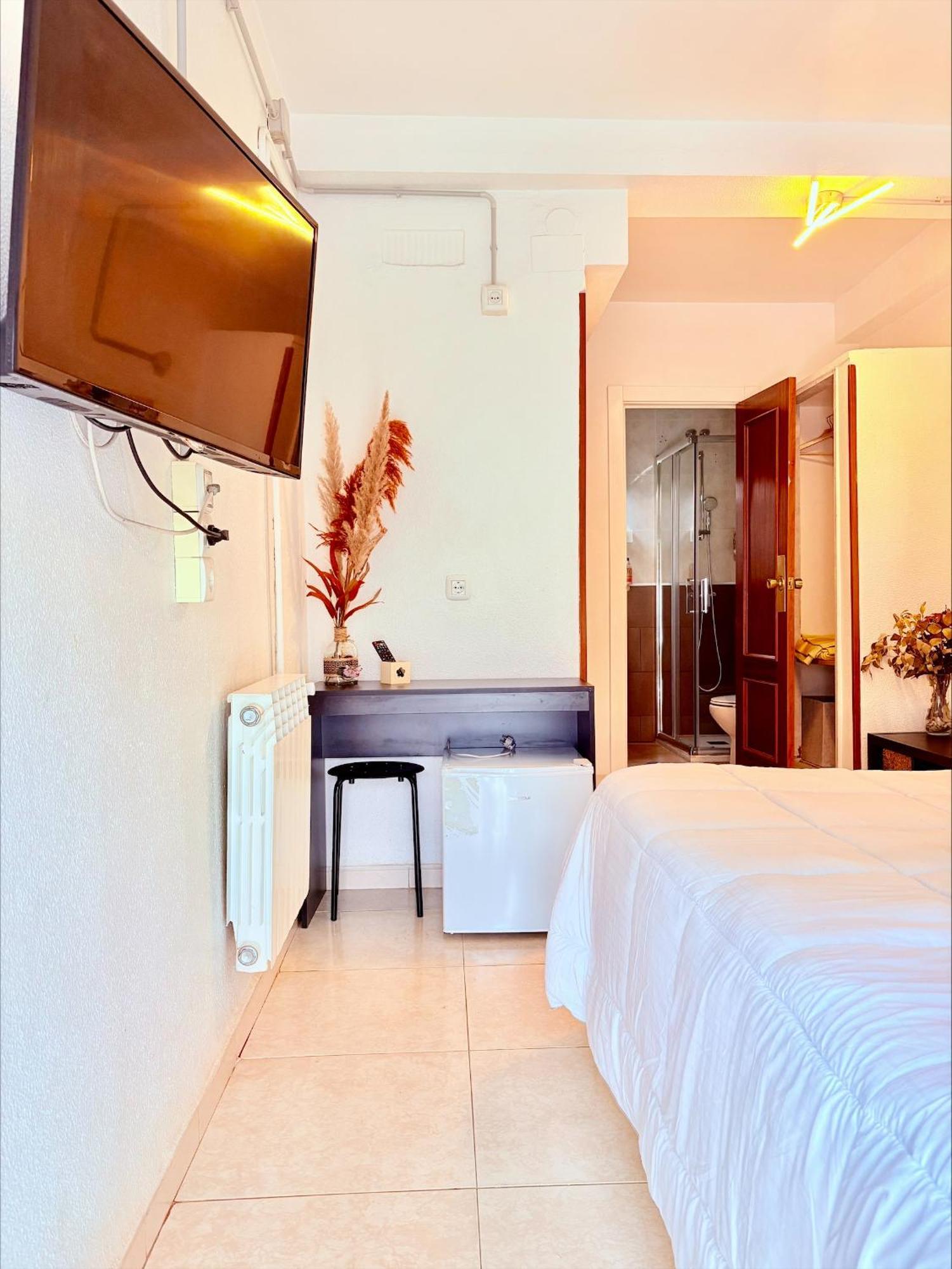 Hostal La Rosa Caces Extérieur photo