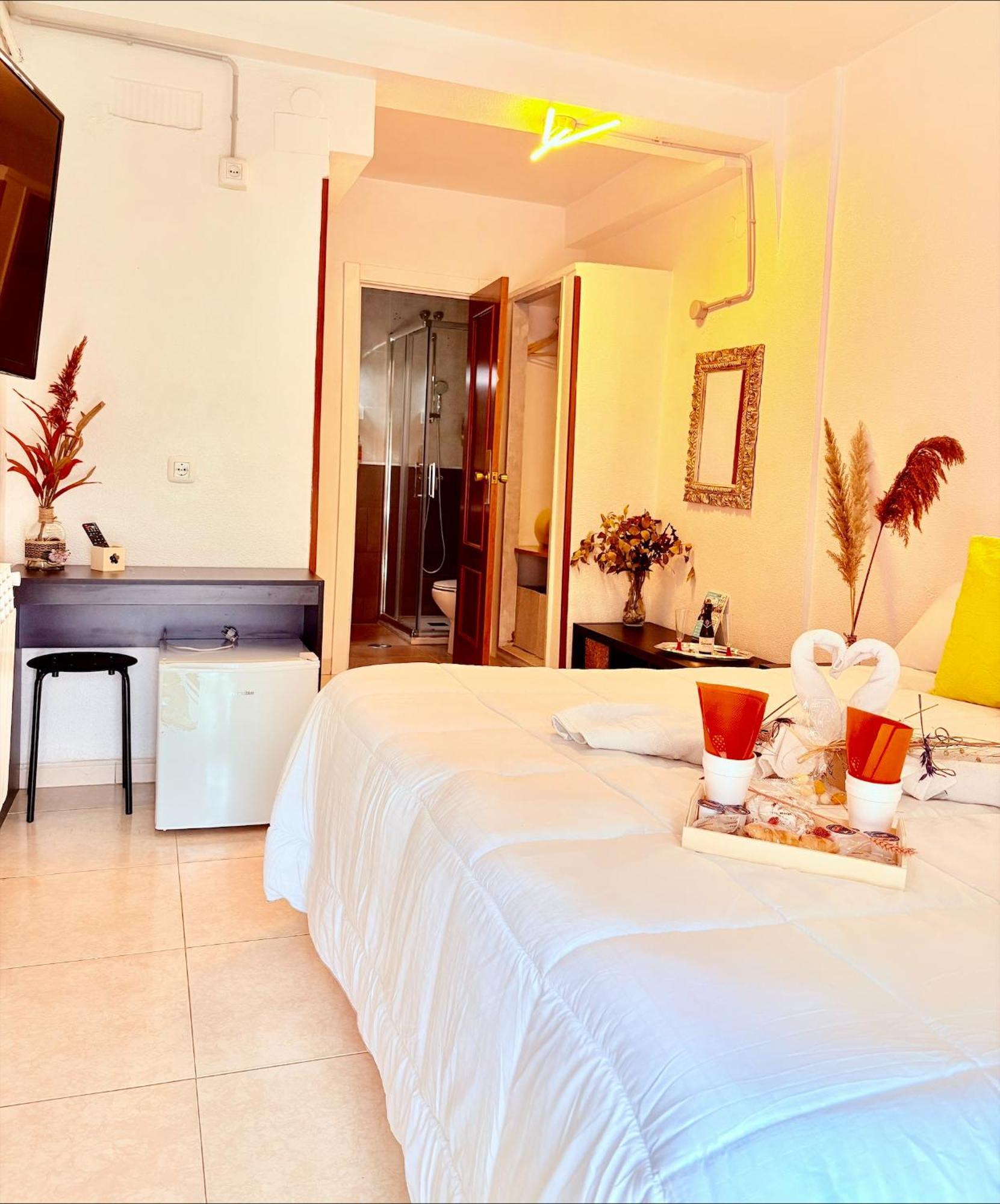 Hostal La Rosa Caces Extérieur photo