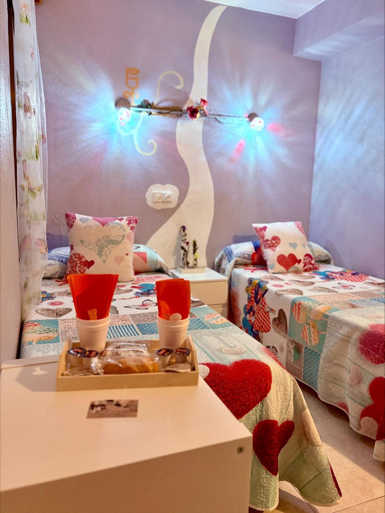 Hostal La Rosa Caces Extérieur photo