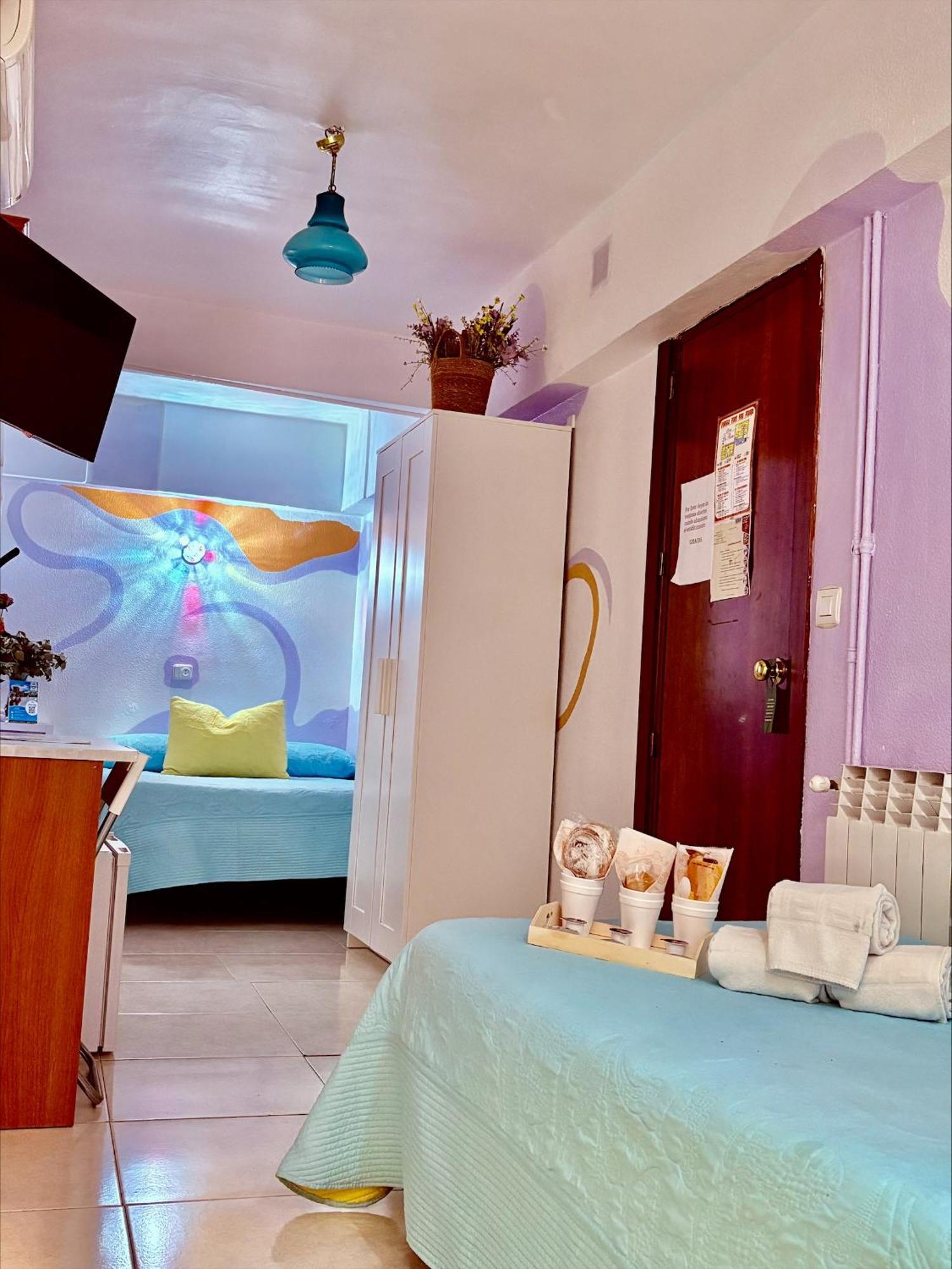Hostal La Rosa Caces Extérieur photo