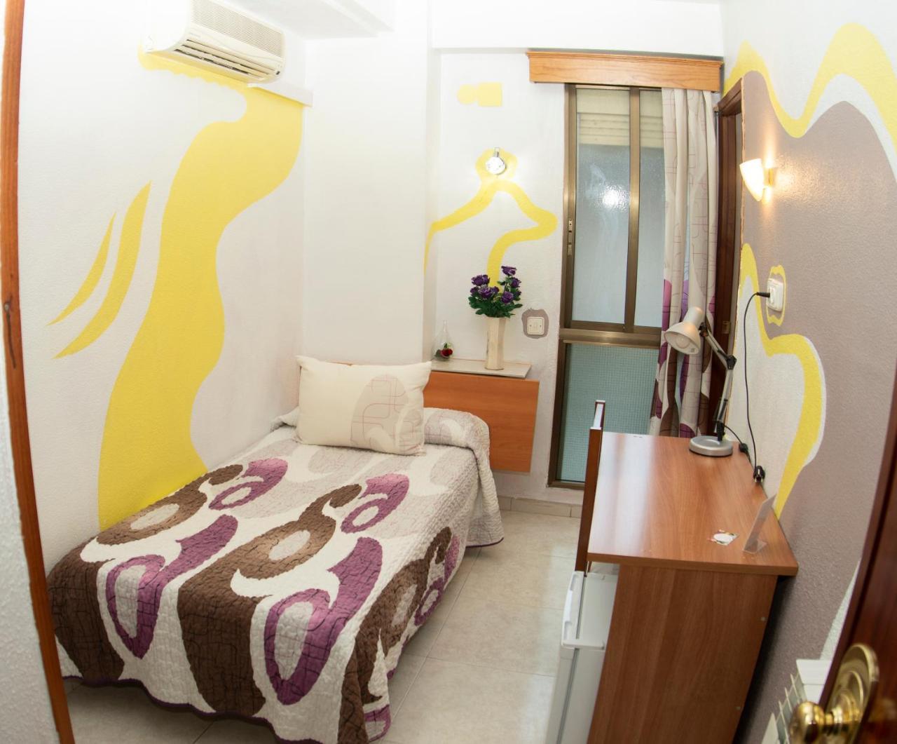 Hostal La Rosa Caces Extérieur photo